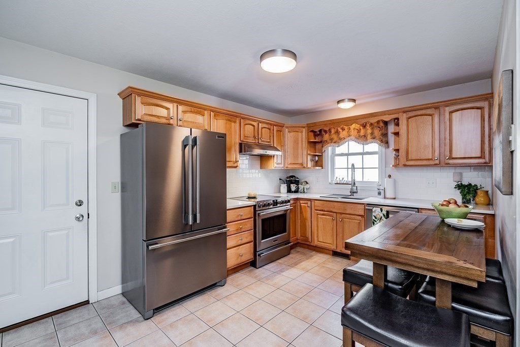 64 Jordan Street Springfield, MA 01129 - Photo 8 of 37 Gallery Image 8