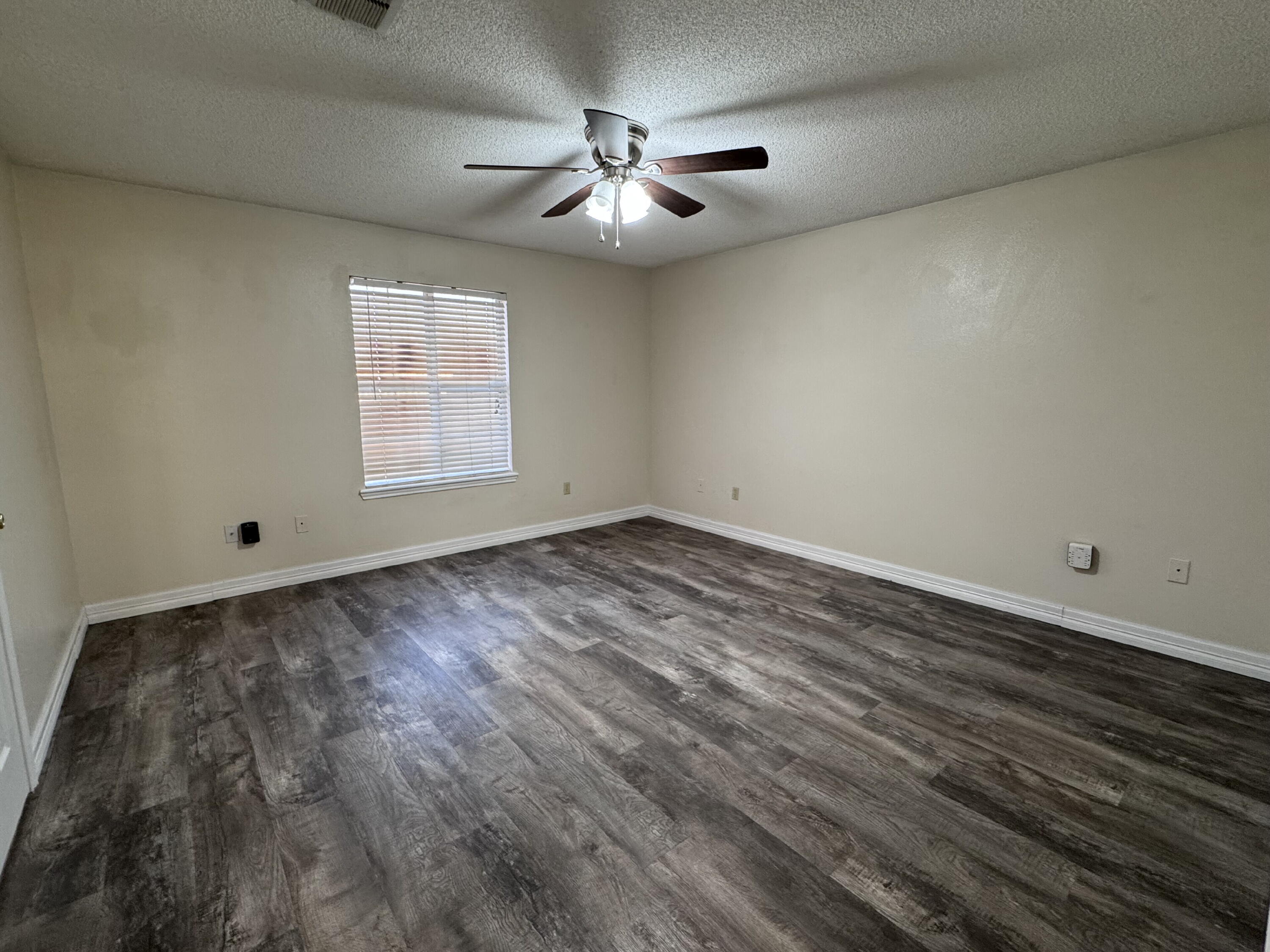 5621 126th Street Lubbock, TX 79424 - Photo 9 of 23 IMG_1554