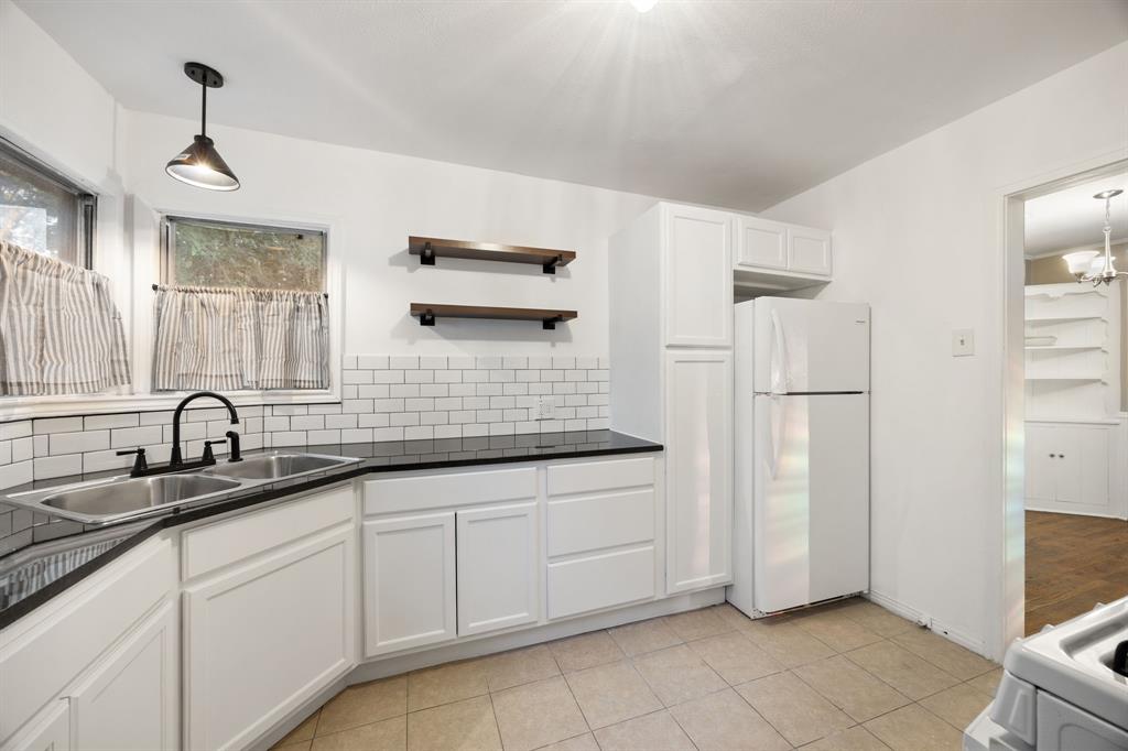 806 Buckalew Street Dallas, TX 75208 - Photo 11 of 23