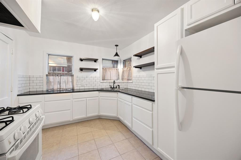 806 Buckalew Street Dallas, TX 75208 - Photo 9 of 23