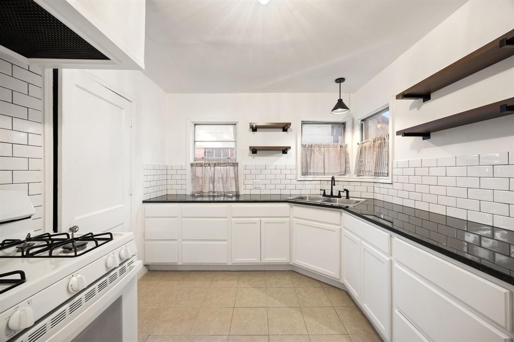 806 Buckalew Street Dallas, TX 75208 - Photo 10 of 23