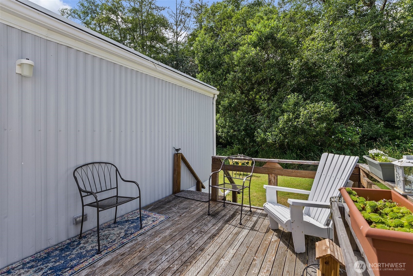 1050 Howard Street, Unit 9 Raymond, WA 98577 - Photo 17 of 20 a view of sitting area in roof deck