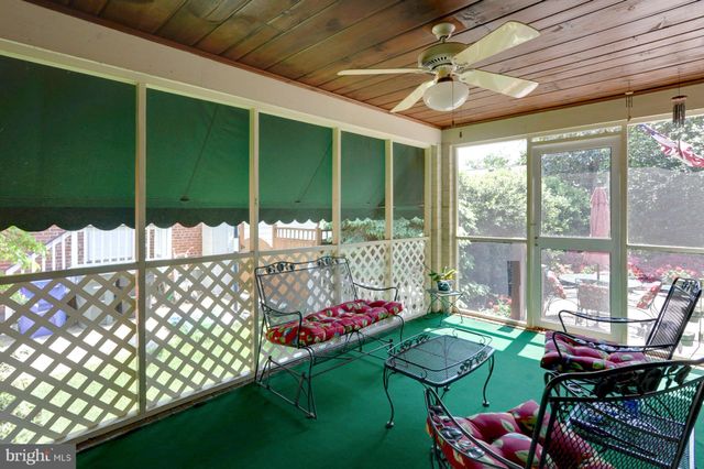 $850,000 | 6546 28th Street North, Arlington, VA 22213