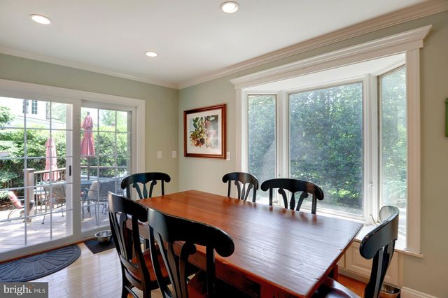 $850,000 | 6546 28th Street North, Arlington, VA 22213