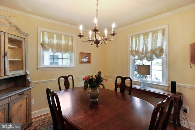 $850,000 | 6546 28th Street North, Arlington, VA 22213