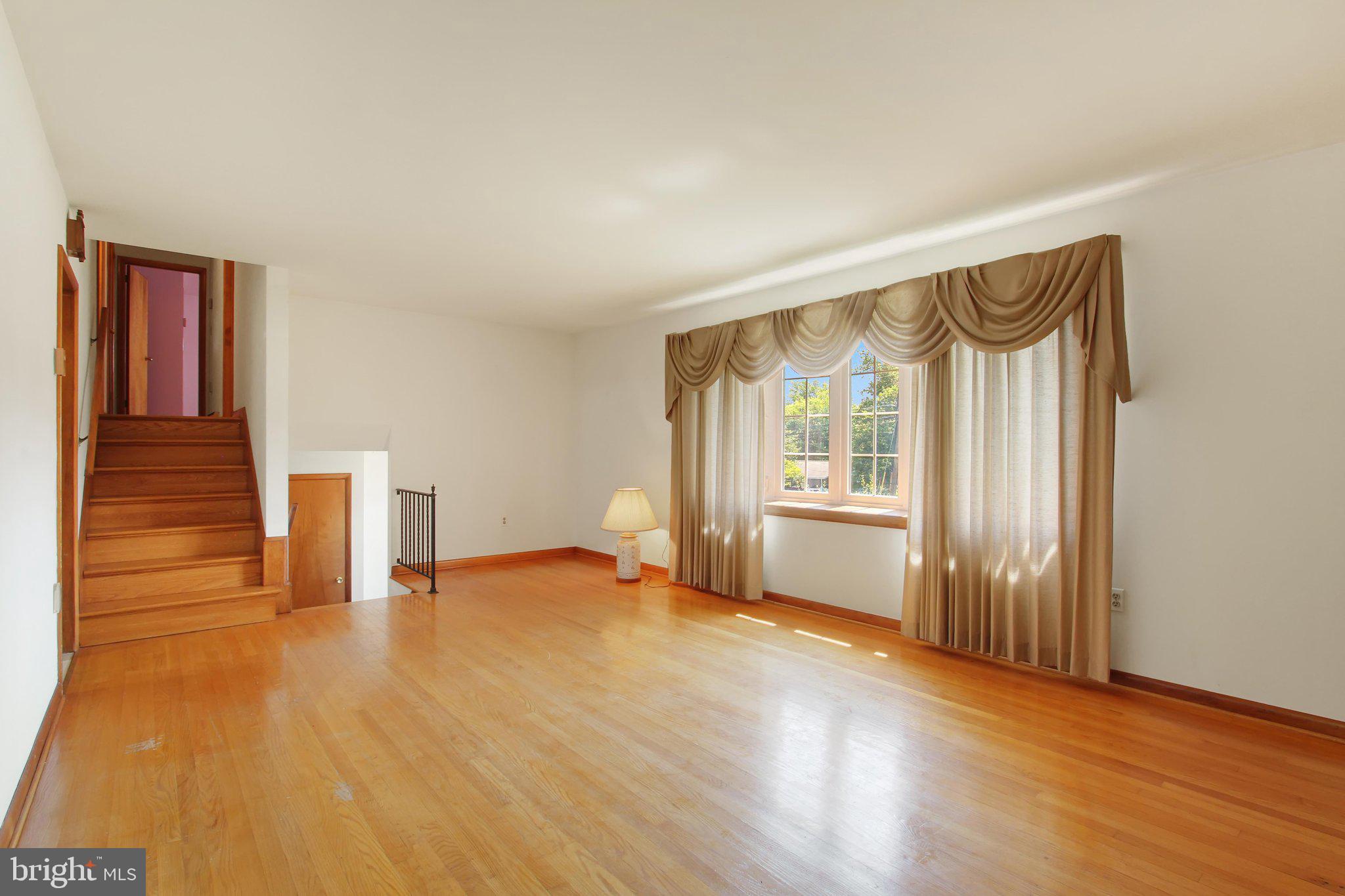 3320 Lineboro Road Manchester, MD 21102 - Photo 10 of 56 Livingroom