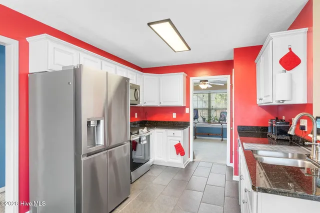 $318,900 | 406 Marsha's Way, Havelock, NC 28532