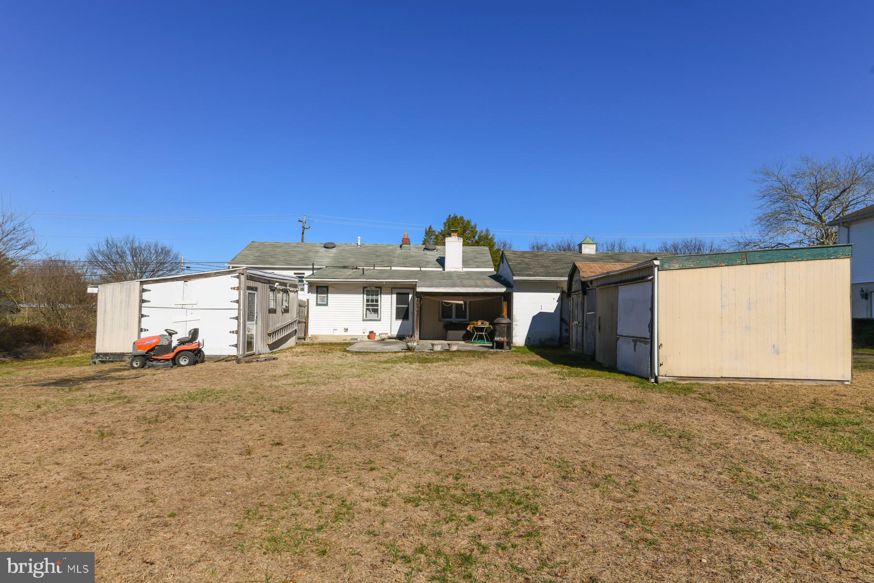 1261 North Tuckahoe Road Williamstown, NJ 08094 - Photo 5 of 7 a view of a house with a yard
