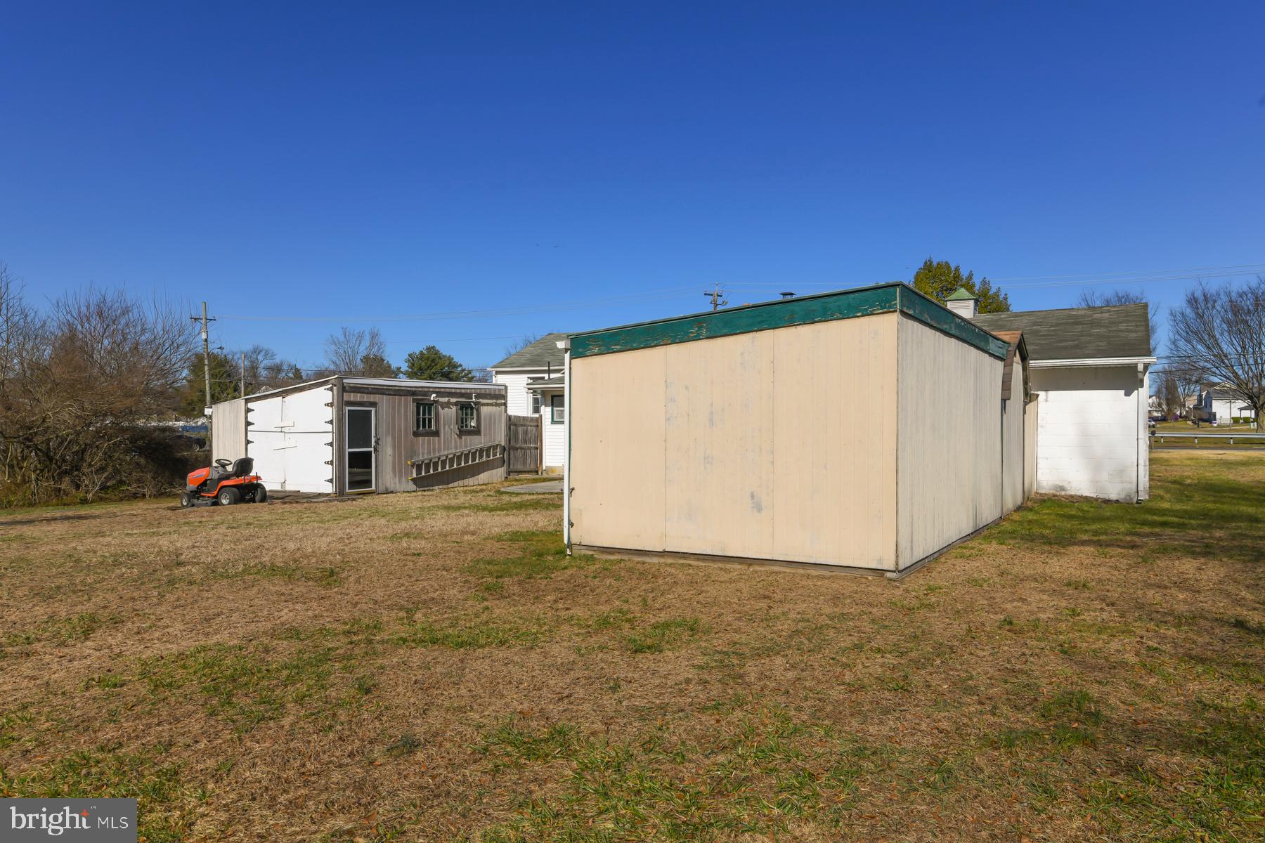 1261 North Tuckahoe Road Williamstown, NJ 08094 - Photo 6 of 7 a view of a house with a outdoor space