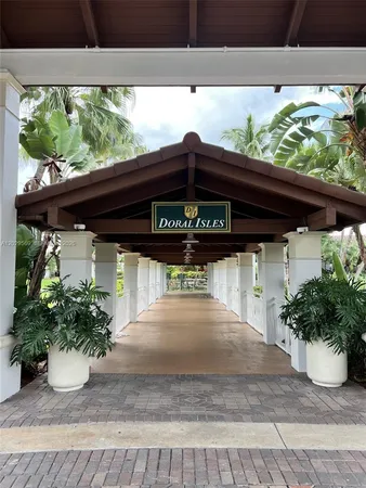 $575,000 | 10750 Northwest 66th Street, Unit 401, Doral, FL 33178