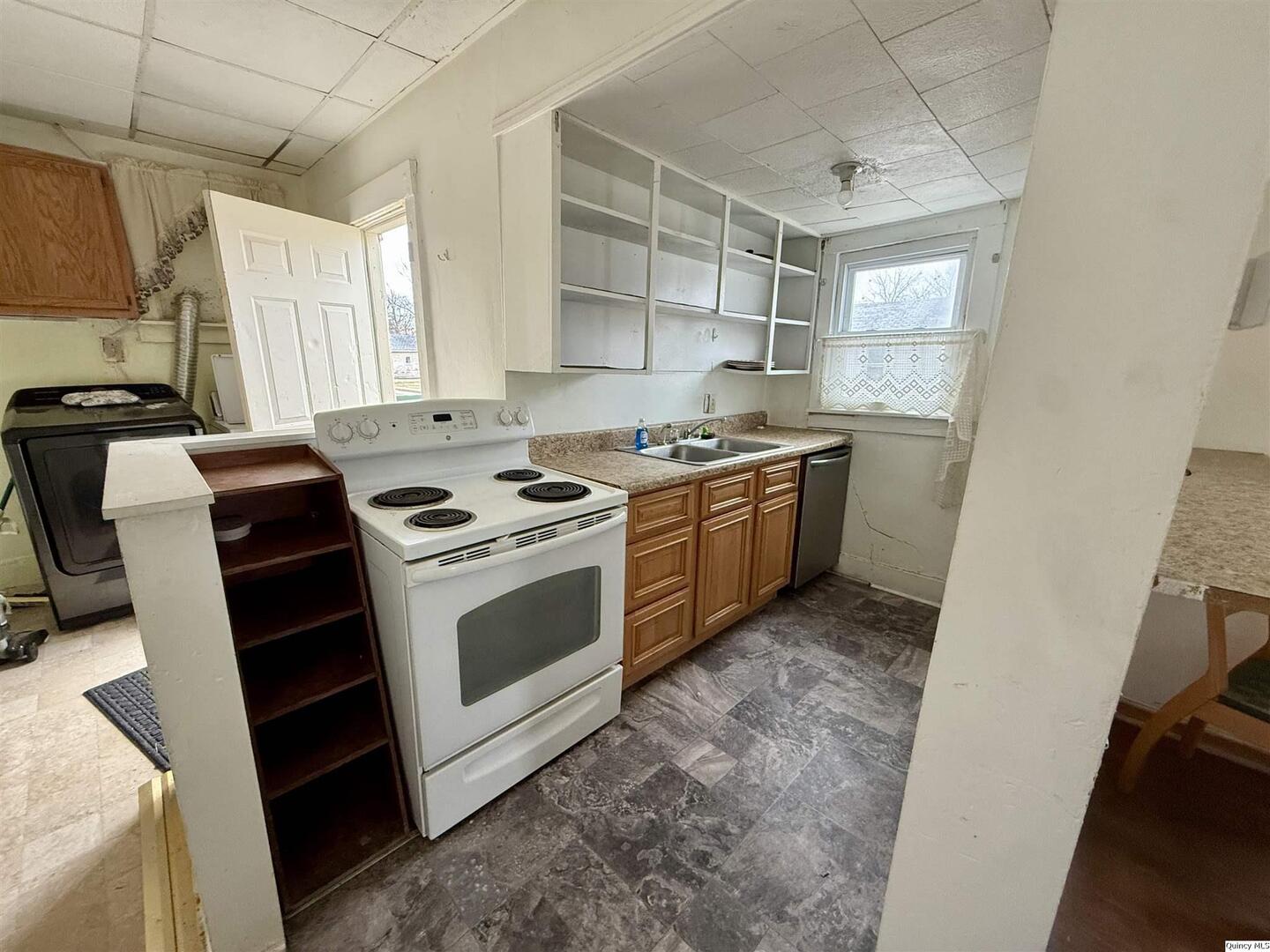 733 Buchanan Street Carthage, IL 62321 - Photo 12 of 14