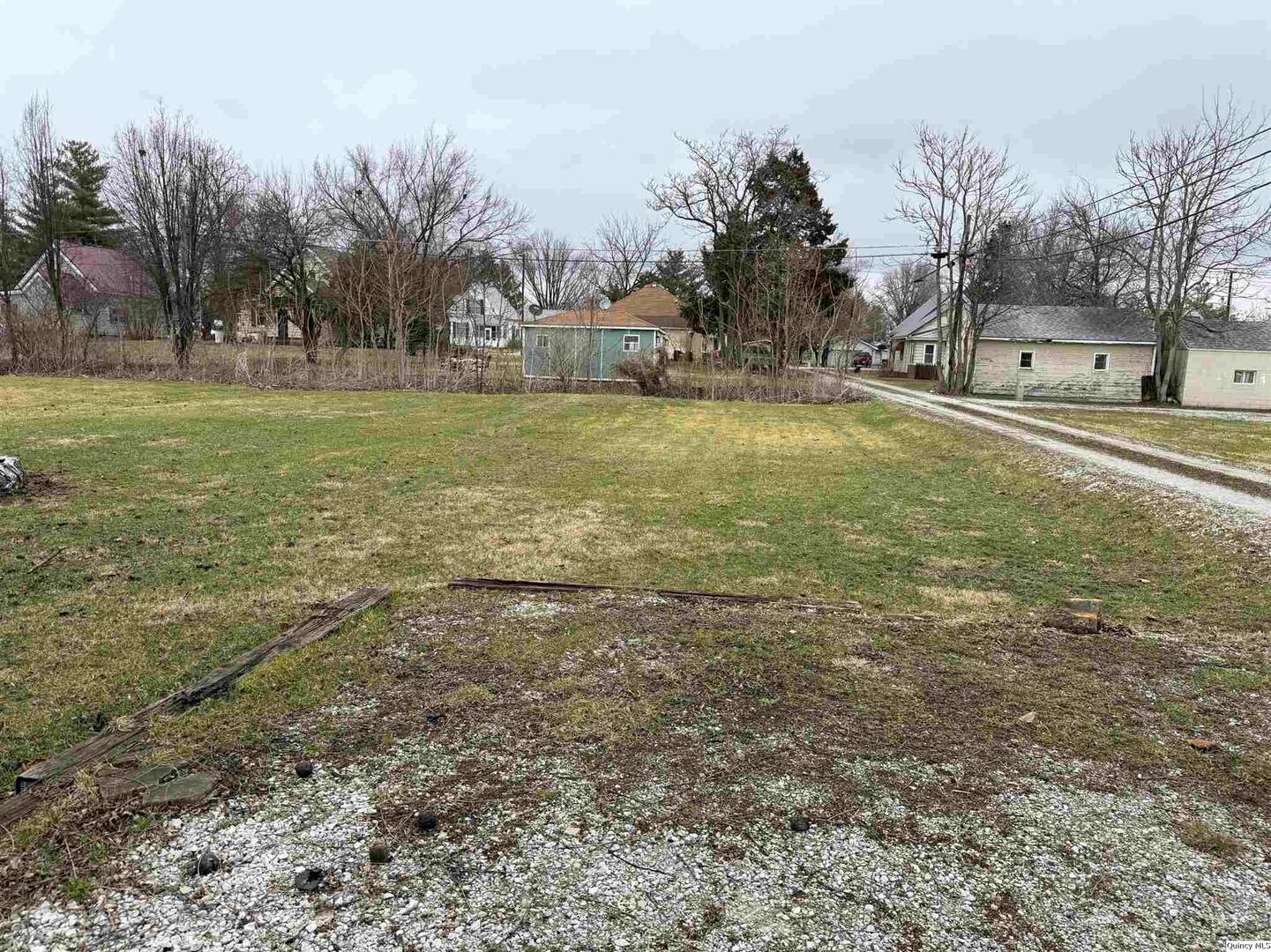 733 Buchanan Street Carthage, IL 62321 - Photo 4 of 14