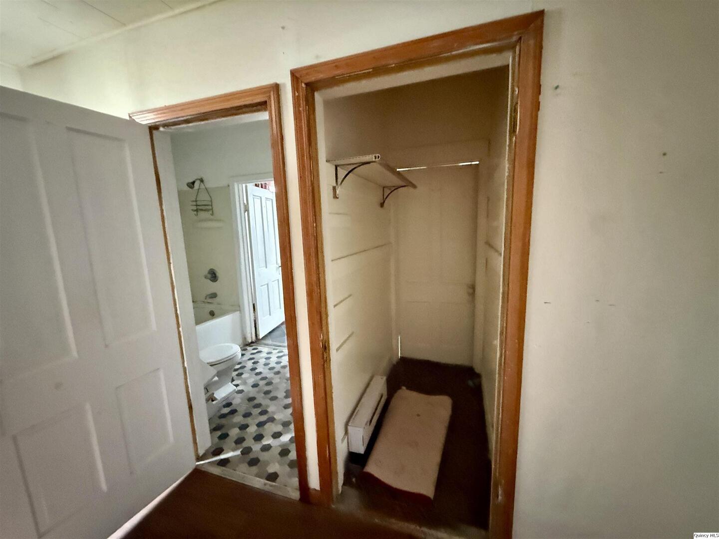 733 Buchanan Street Carthage, IL 62321 - Photo 7 of 14