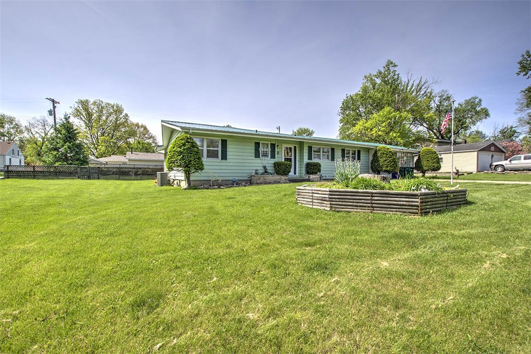 3223 East Oakwood Avenue Decatur, IL 62521 - Photo 7 of 25 Gallery Image 7
