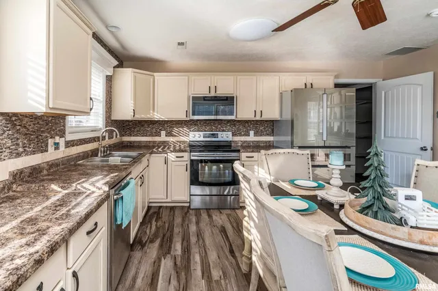 $299,900 | 15975 Forcade Lane, Marion, IL 62959