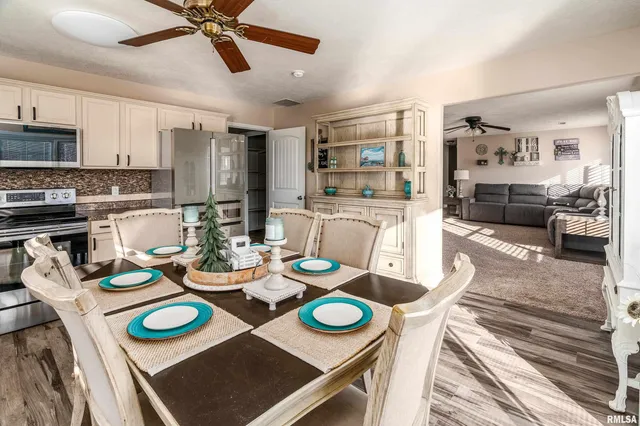 $299,900 | 15975 Forcade Lane, Marion, IL 62959