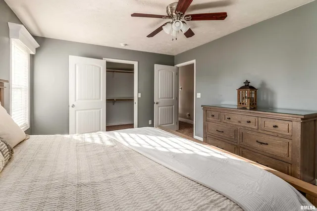 $299,900 | 15975 Forcade Lane, Marion, IL 62959