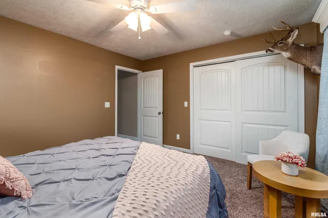 $299,900 | 15975 Forcade Lane, Marion, IL 62959