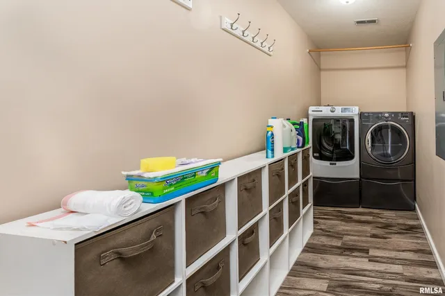 $299,900 | 15975 Forcade Lane, Marion, IL 62959