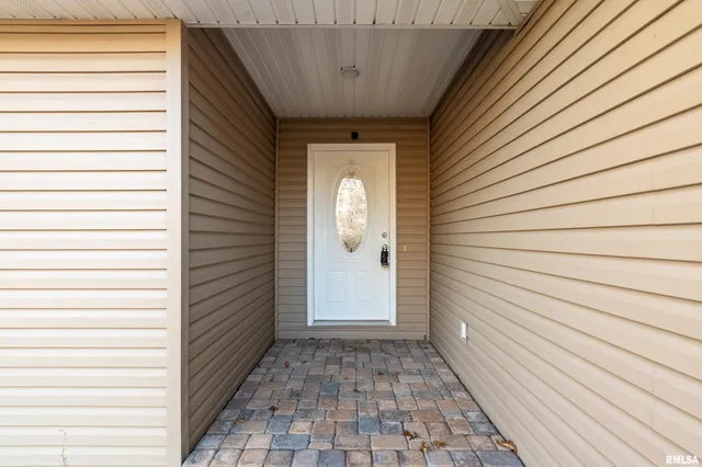 $299,900 | 15975 Forcade Lane, Marion, IL 62959