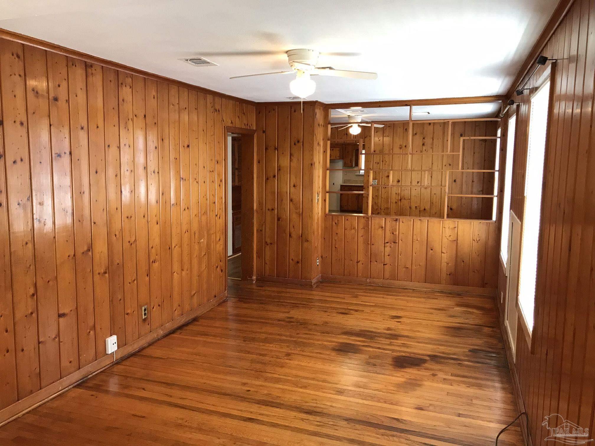 102 Payne Road Pensacola, FL 32507 - Photo 3 of 18