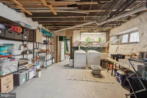 a view of entryway and hall