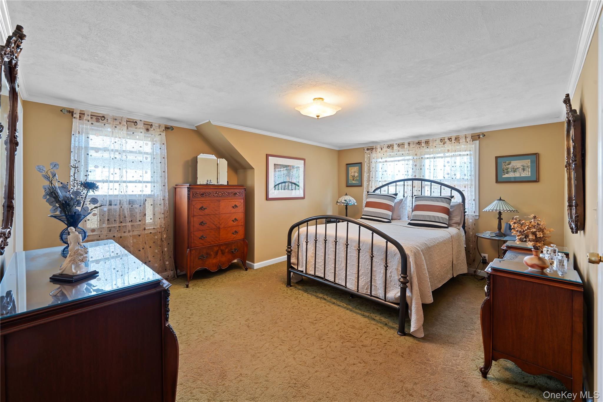 38 Hillvale Road Albertson, NY 11507 - Photo 16 of 30