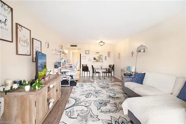 $165,000 | 4380 27th Court Southwest, Unit 406, Naples, FL 34116