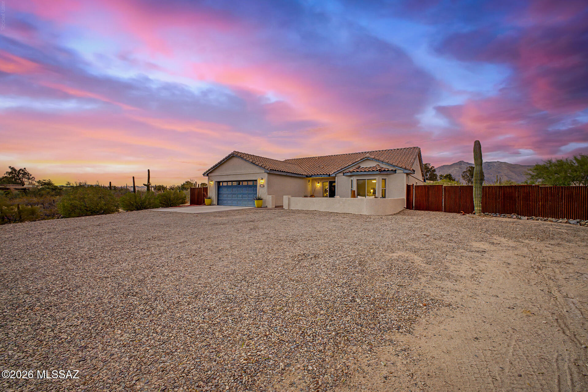 1146 West Las Lomitas Road Tucson, AZ 85704 - Photo 4 of 50 Entrance at dusk