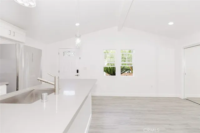 $1,950 | 20534 Miranda Place, Woodland Hills, CA 91367