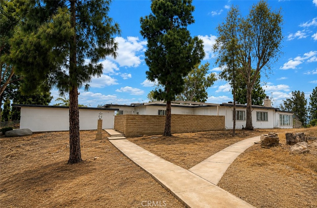 17301 Palm Road Riverside, CA 92503 - Photo 2 of 38