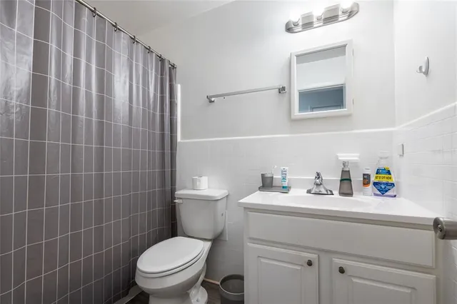 $2,200 | 749 Northwest 34th Street, Gainesville, FL 32607