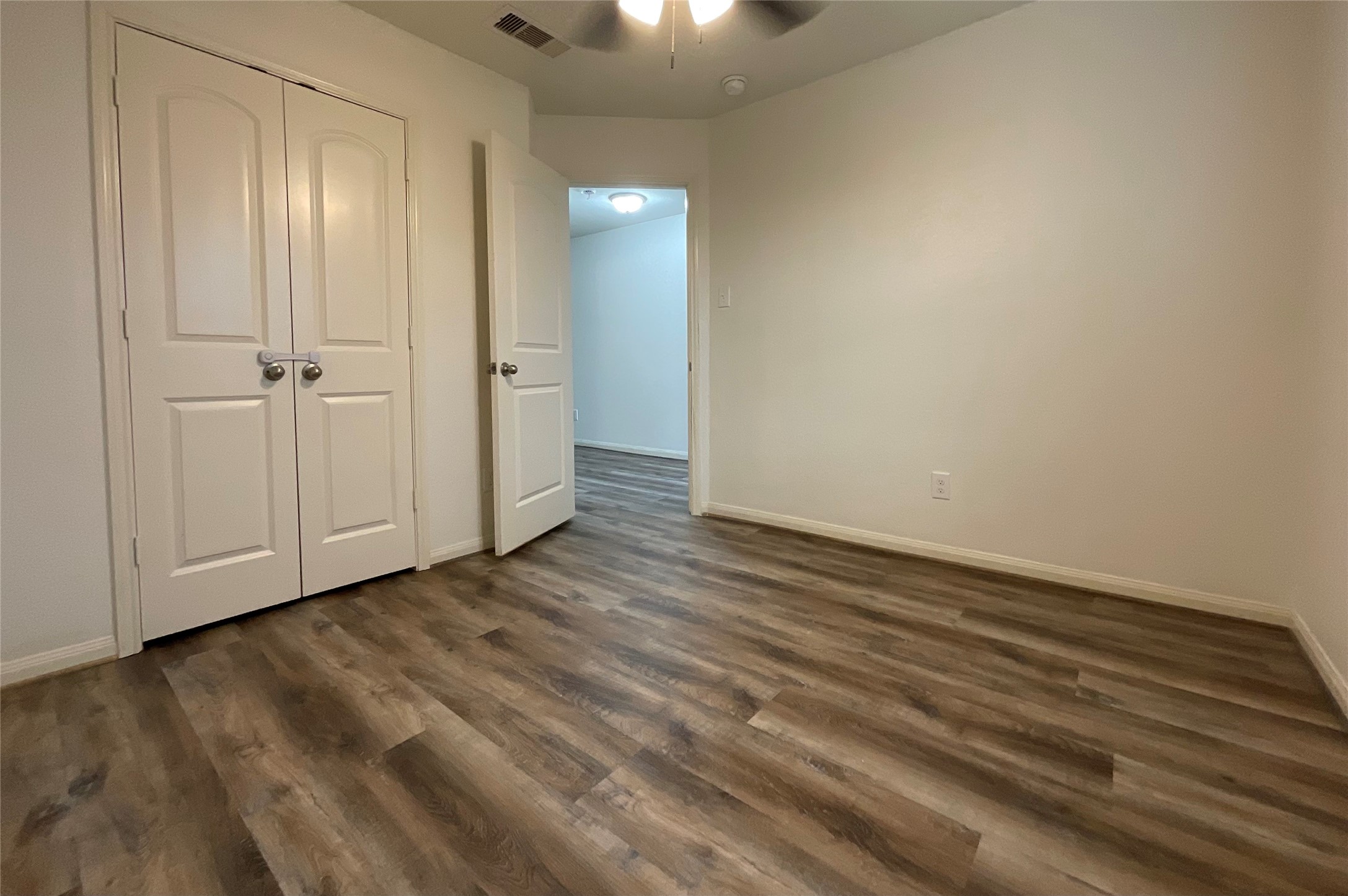 5739 Rainbow Rd. Baytown, TX 77523 - Photo 2 of 22