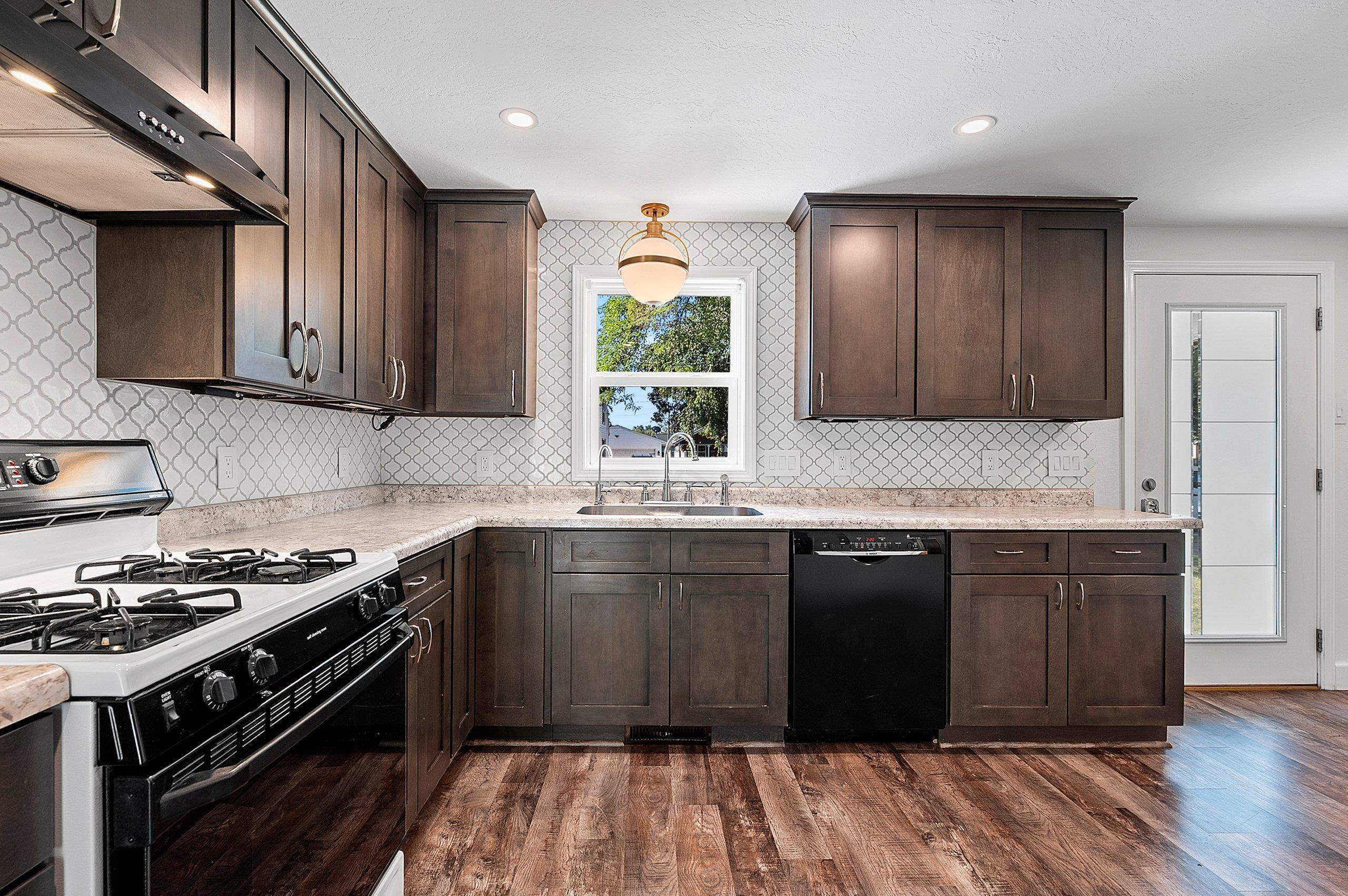712 East 3rd Street Kimberly, WI 54136 - Photo 8 of 45