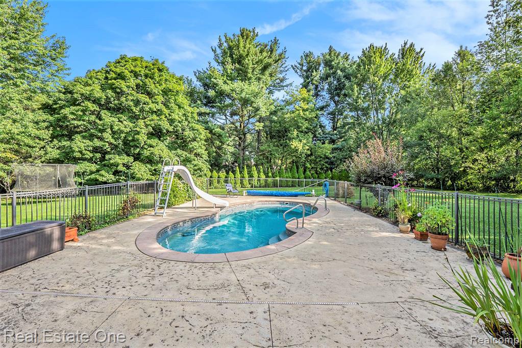 1301 Romney Road Bloomfield Hills, MI 48304 - Photo 36 of 41