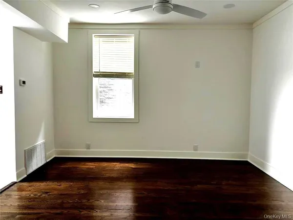 $4,200 | 307 Main Street, Unit 2E, Huntington, NY 11743