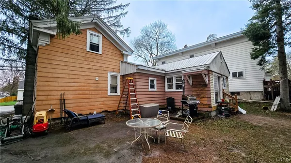 $164,900 | 406 Main Street, Schroeppel, NY 13135