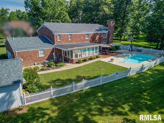 $699,000 | 616 Seville Drive, Mount Vernon, IL 62864