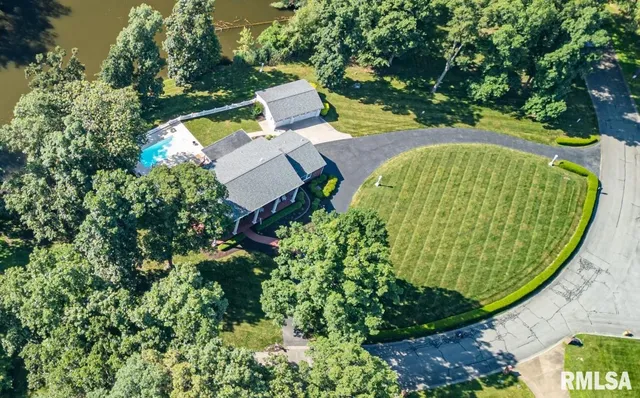 $699,000 | 616 Seville Drive, Mount Vernon, IL 62864