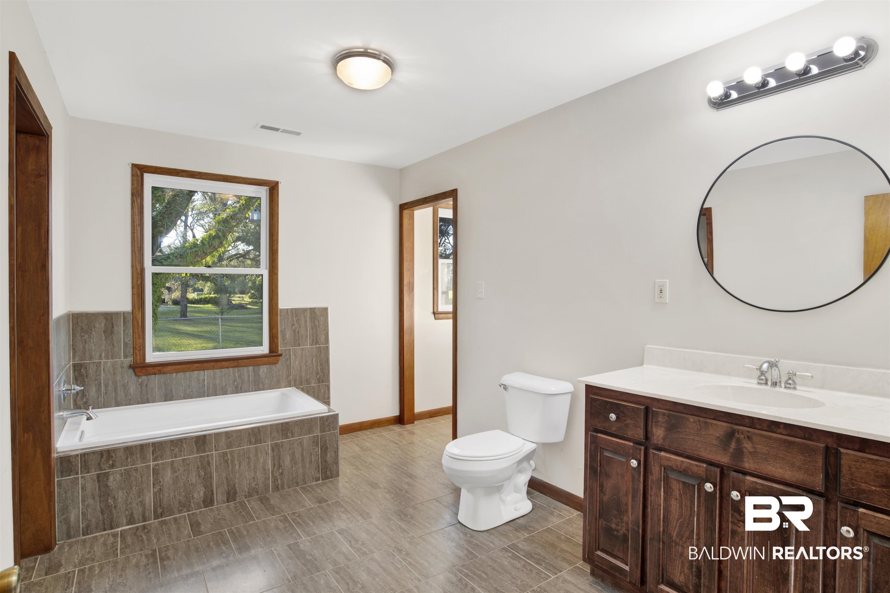 10435 LaLa Road Daphne, AL 36526 - Photo 17 of 24 Primary Bath