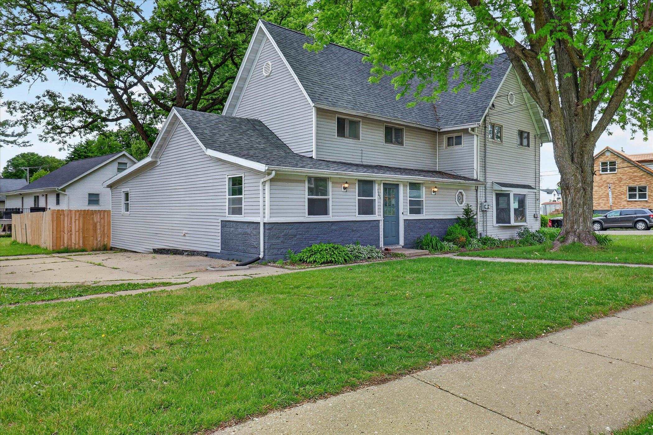 305 South John Paul Road Milton, WI 53563 - Photo 4 of 57