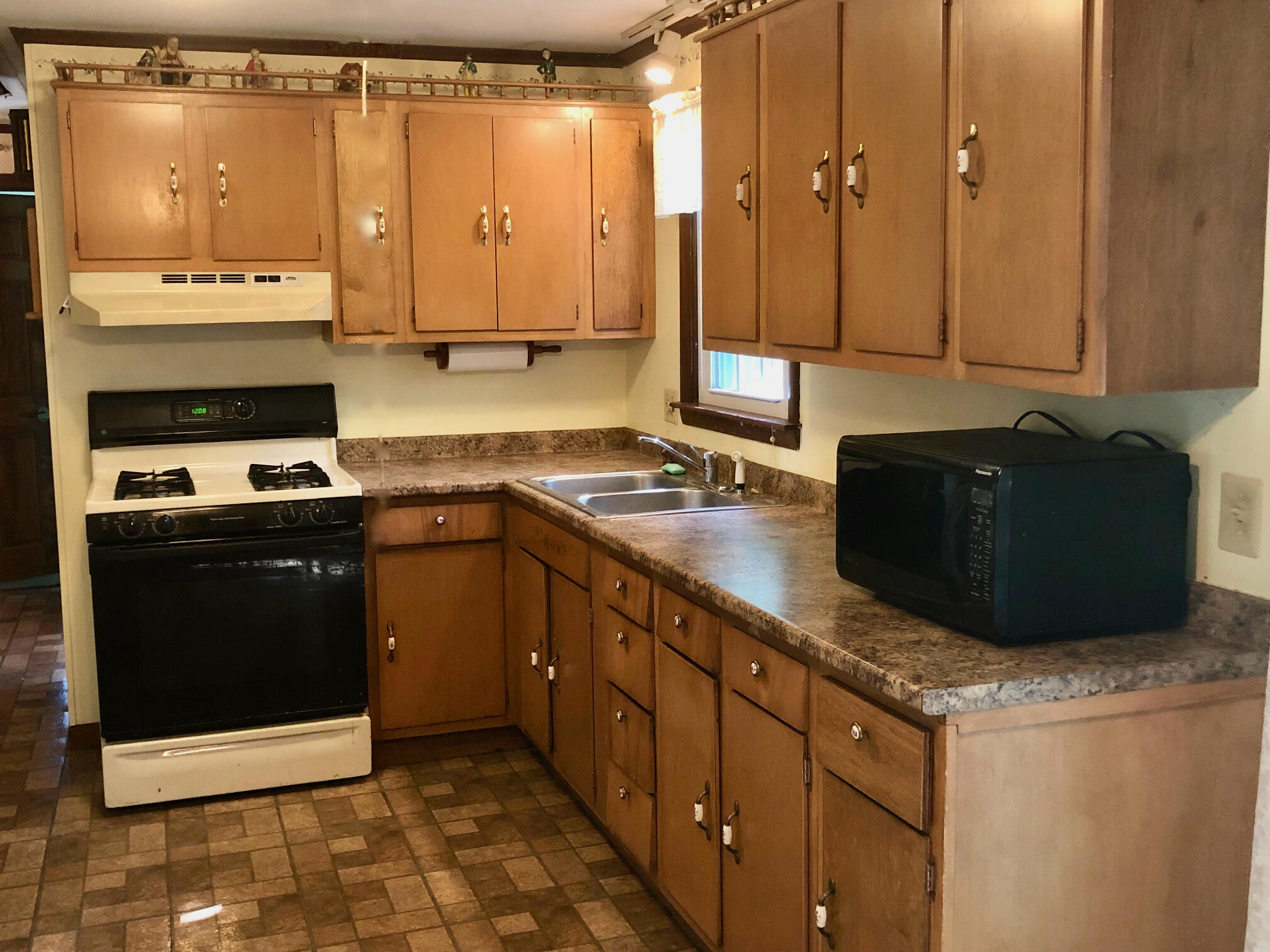 1023 Millstone Road Brewster, MA 02631 - Photo 5 of 18 IMG_8522
