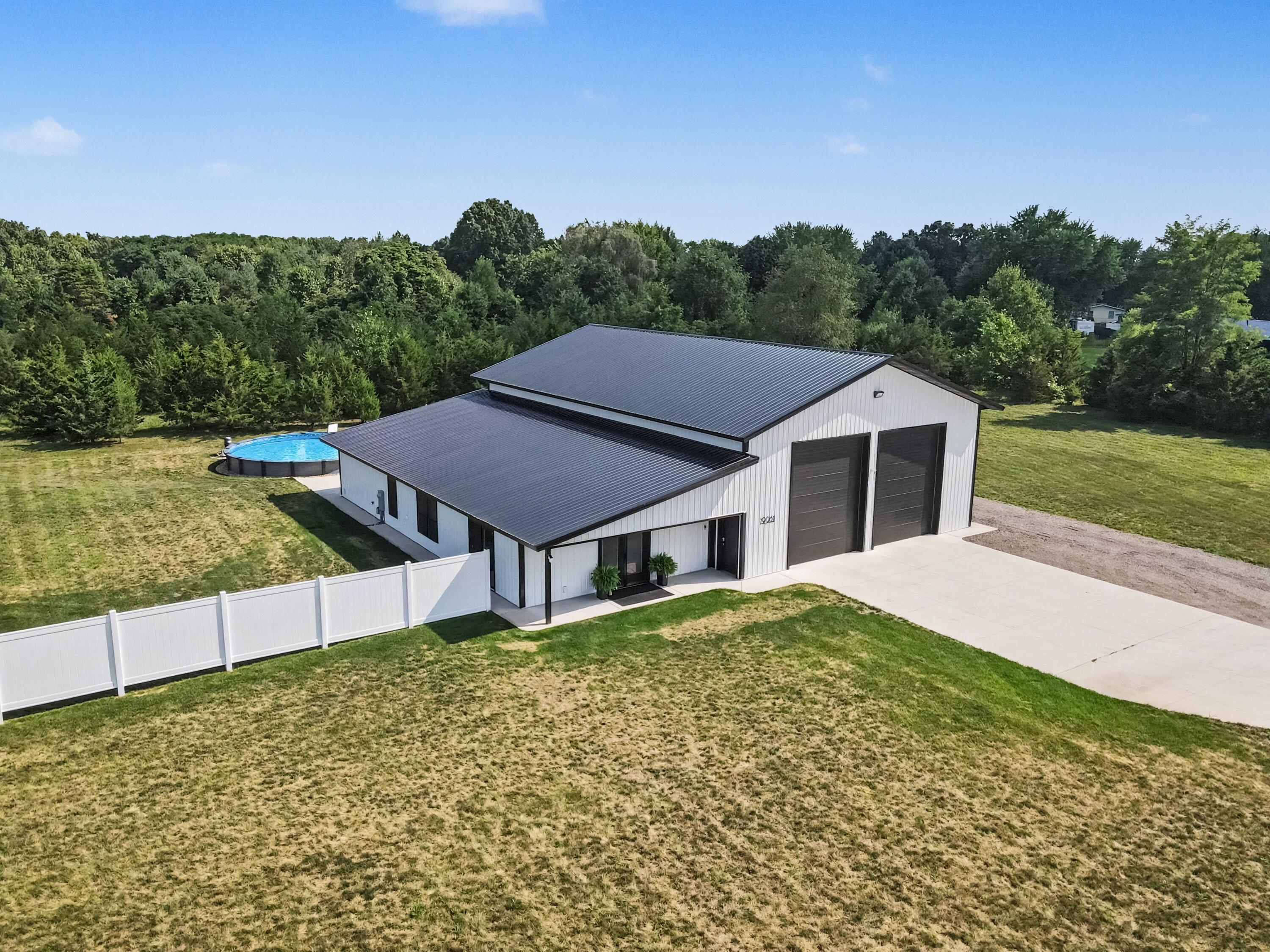 19061 Highway 60 Three Rivers, MI 49093 - Photo 1 of 33 030_file_2814