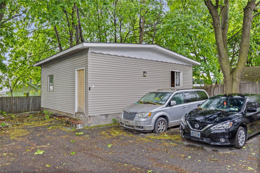 18 Bauer Street Rochester, NY 14606 - Photo 3 of 30