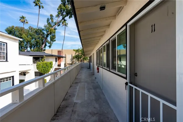 $2,200 | 415 South El Molino Avenue, Unit 11, Pasadena, CA 91101
