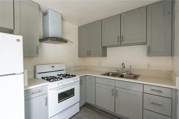 $2,200 | 415 South El Molino Avenue, Unit 11, Pasadena, CA 91101