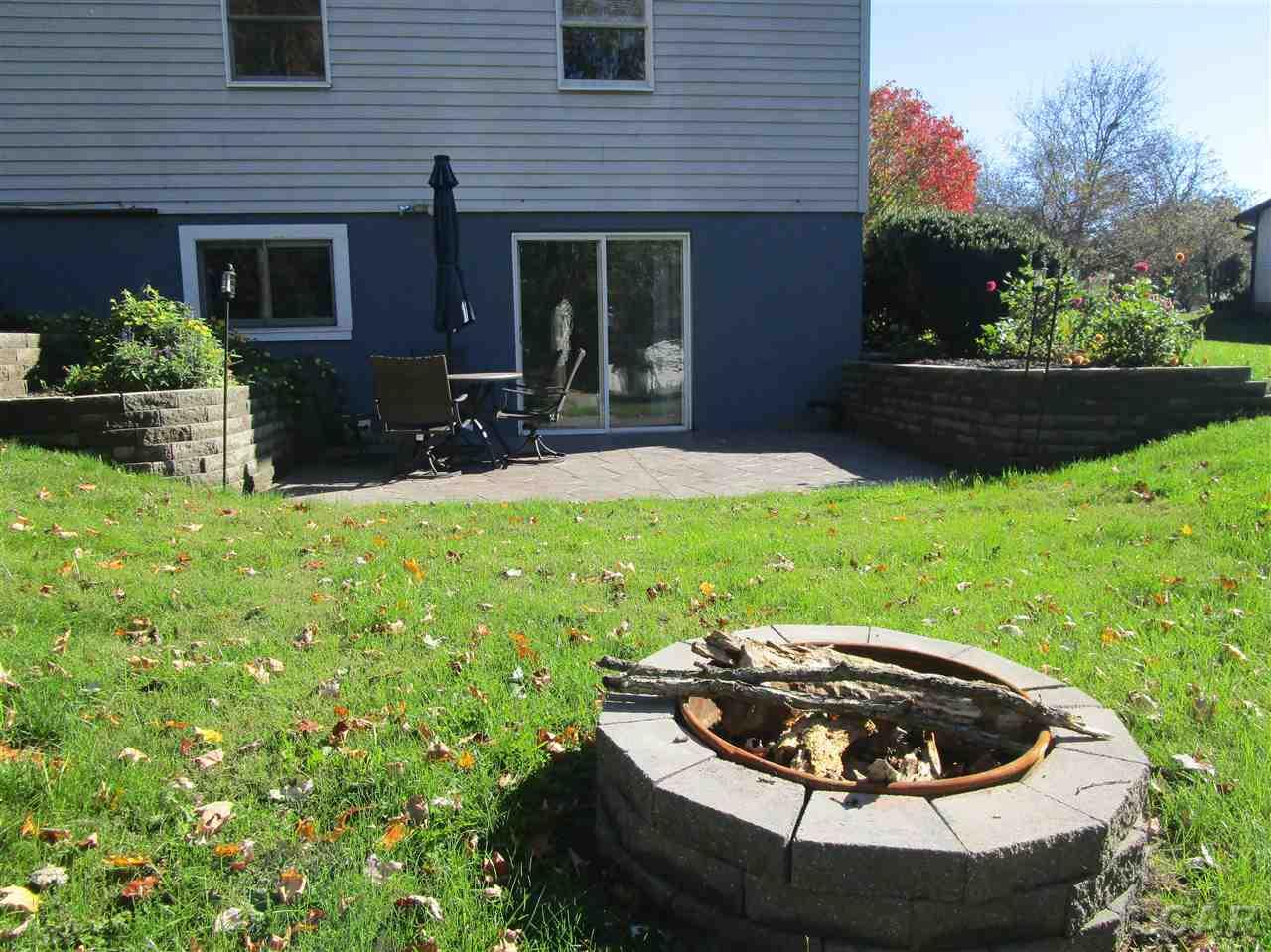 565 Trenton Road Adrian, MI 49221 - Photo 9 of 25 50058462-10.JPG