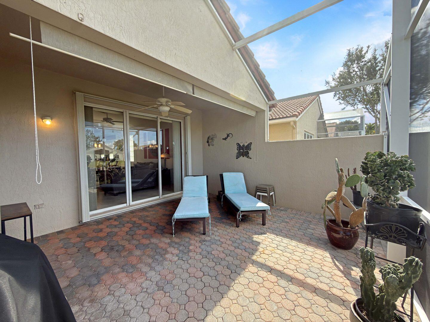 8214 Bellafiore Way Boynton Beach, FL 33472 - Photo 18 of 35 a living room with furniture