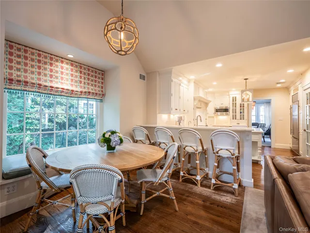 $2,899,000 | 39 Hawthorne Place, Manhasset, NY 11030