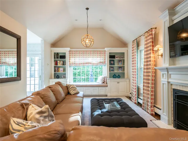 $2,899,000 | 39 Hawthorne Place, Manhasset, NY 11030